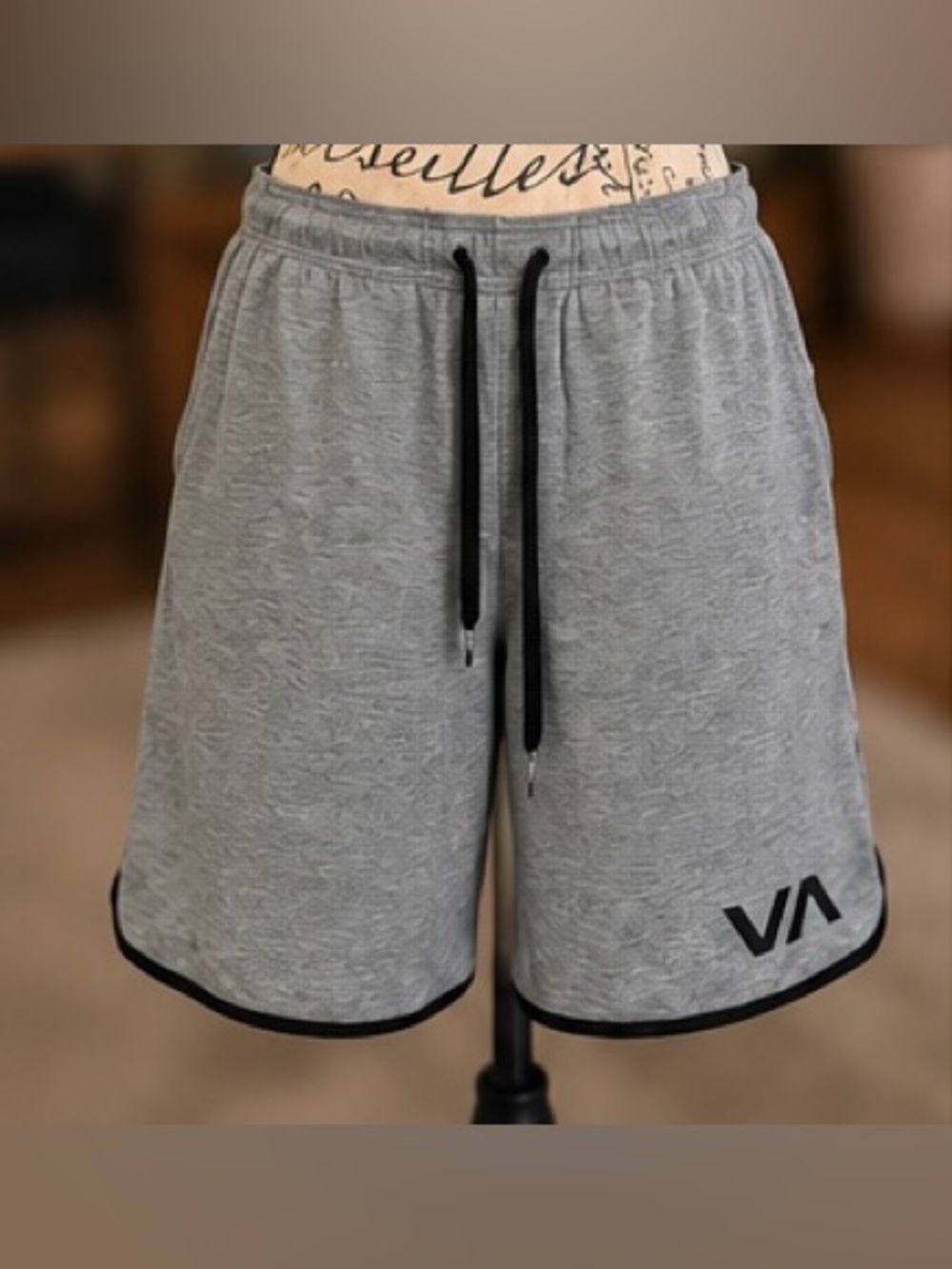 RVCA VA Sport Gray Athletic Drawstring Shorts Men’s Medium